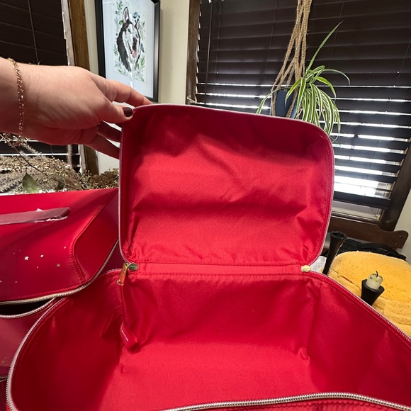 Estée Lauder large red cosmetic bag with gold stars - Picture 2 of 5